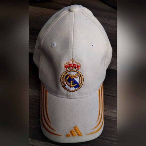 adidas Other - Vintage real Madrid FC hat